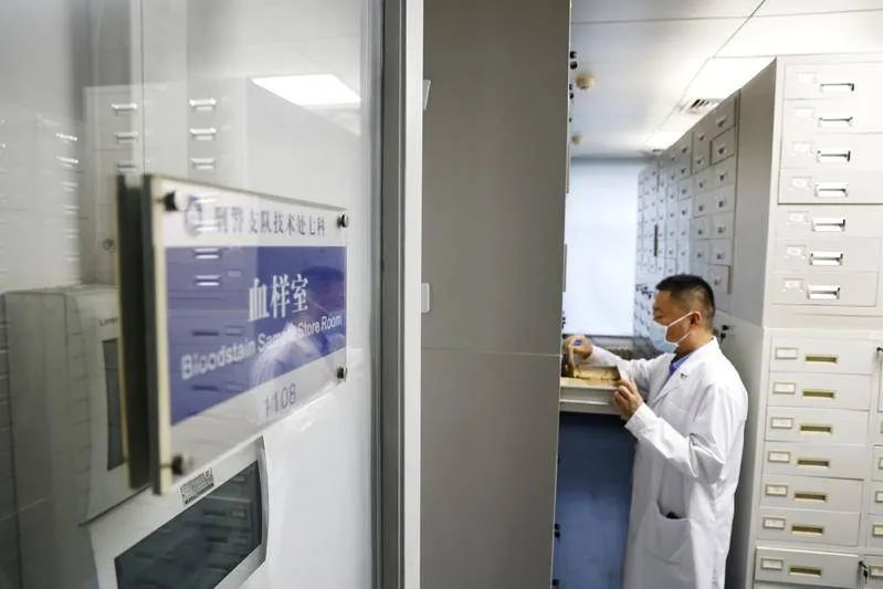 帮助被拐女孩圆梦,帮助被拐女孩圆梦找回父母