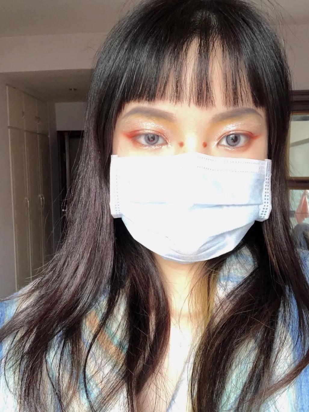 口罩也挡不住我的美，切磋1/2张脸你选谁