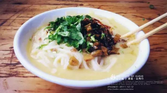 云南米线的花式吃法你试过几种,云南米线的正宗吃法