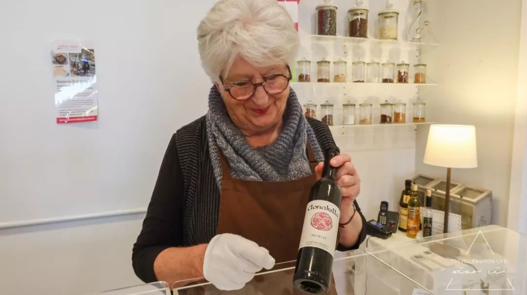 澳洲｜春意堪培拉，看袋鼠、品酒、赏花、住进动物的家