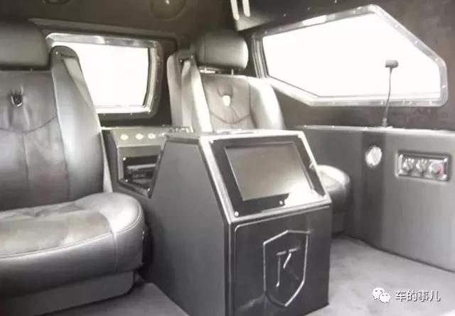 1500万的骑士十五世去洗车，洗车工直摇头：装甲车我们洗不了