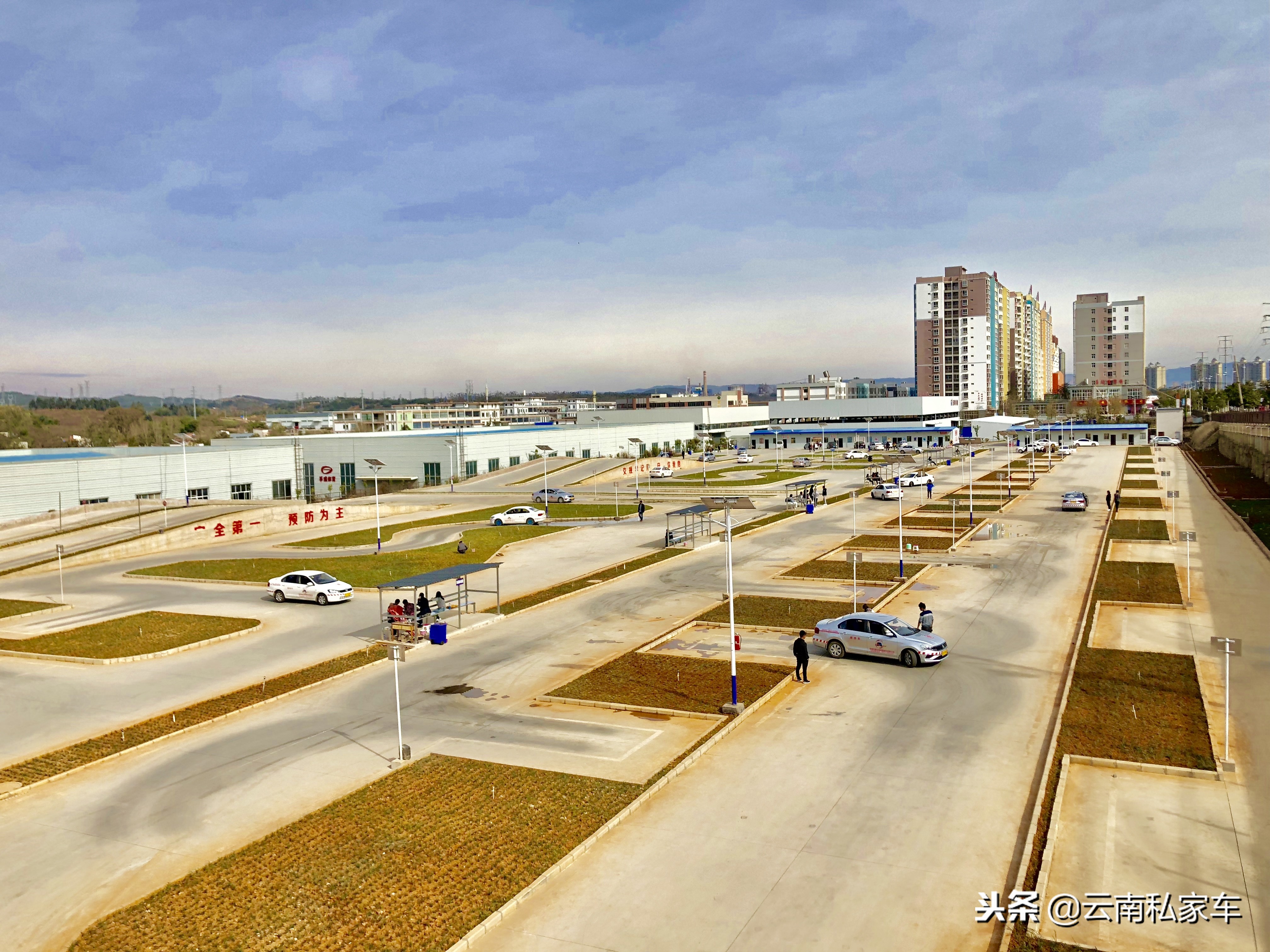 曲靖报名学驾照小车多少钱,曲靖学生考驾照要多少钱