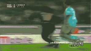 罗纳尔迪尼奥巴萨过人盘带,足球精灵罗纳尔迪尼奥花式过人