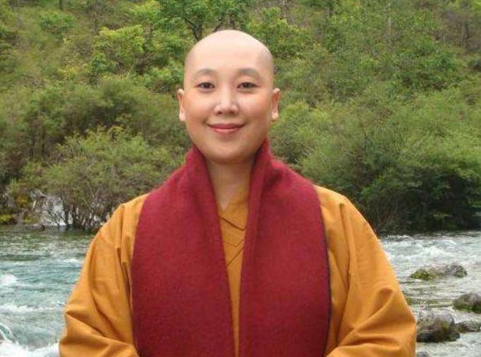 李娜为什么退出歌坛,唱青藏高原的李娜的现状