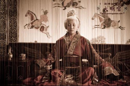 太后听政要“垂帘”，古代男女居家之防有多严格，不能同用一口井