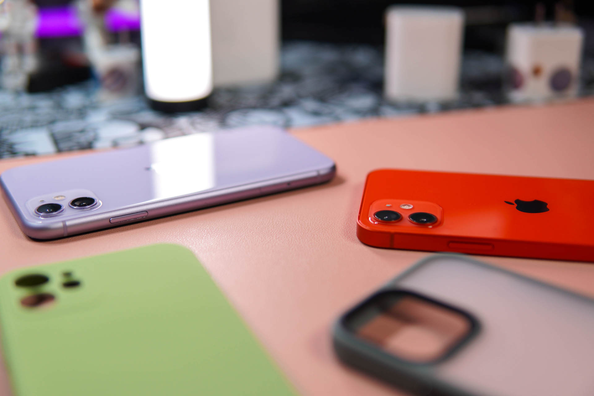 iphone12钢化膜黑边好还是透明好,iphone12mini背面有钢化膜么