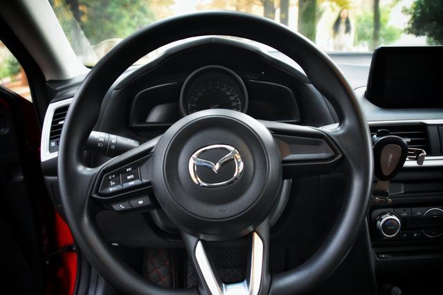 到底应该买思域还是昂克赛拉,昂克赛拉和思域离地间隙