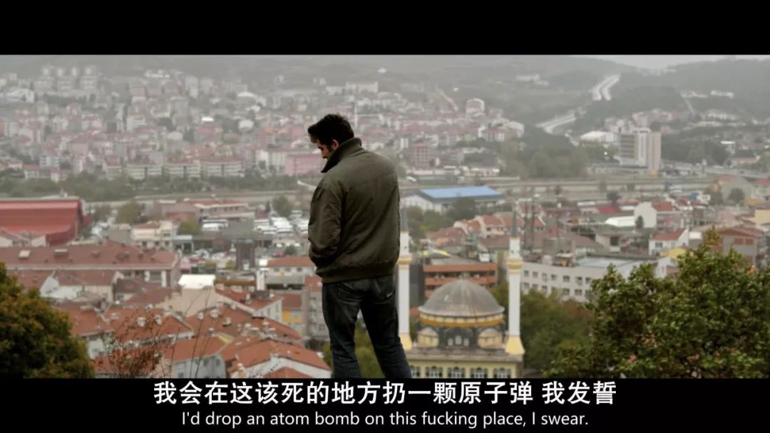 导演拒绝删减任何镜头！片长3小时，生生扯下了理想主义的遮羞布