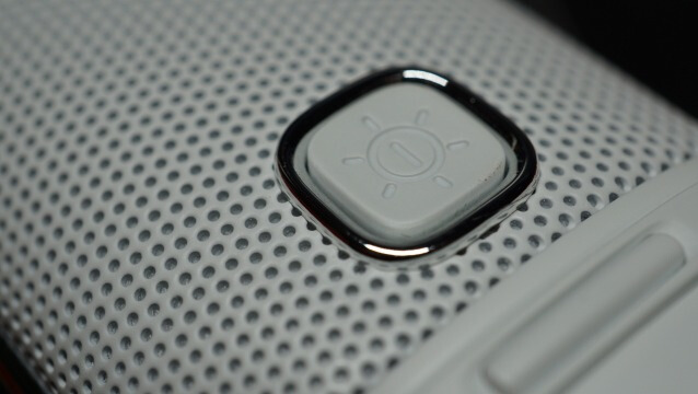 在车上唱K？别以为是开玩笑，这款LED声动麦克风能帮你实现