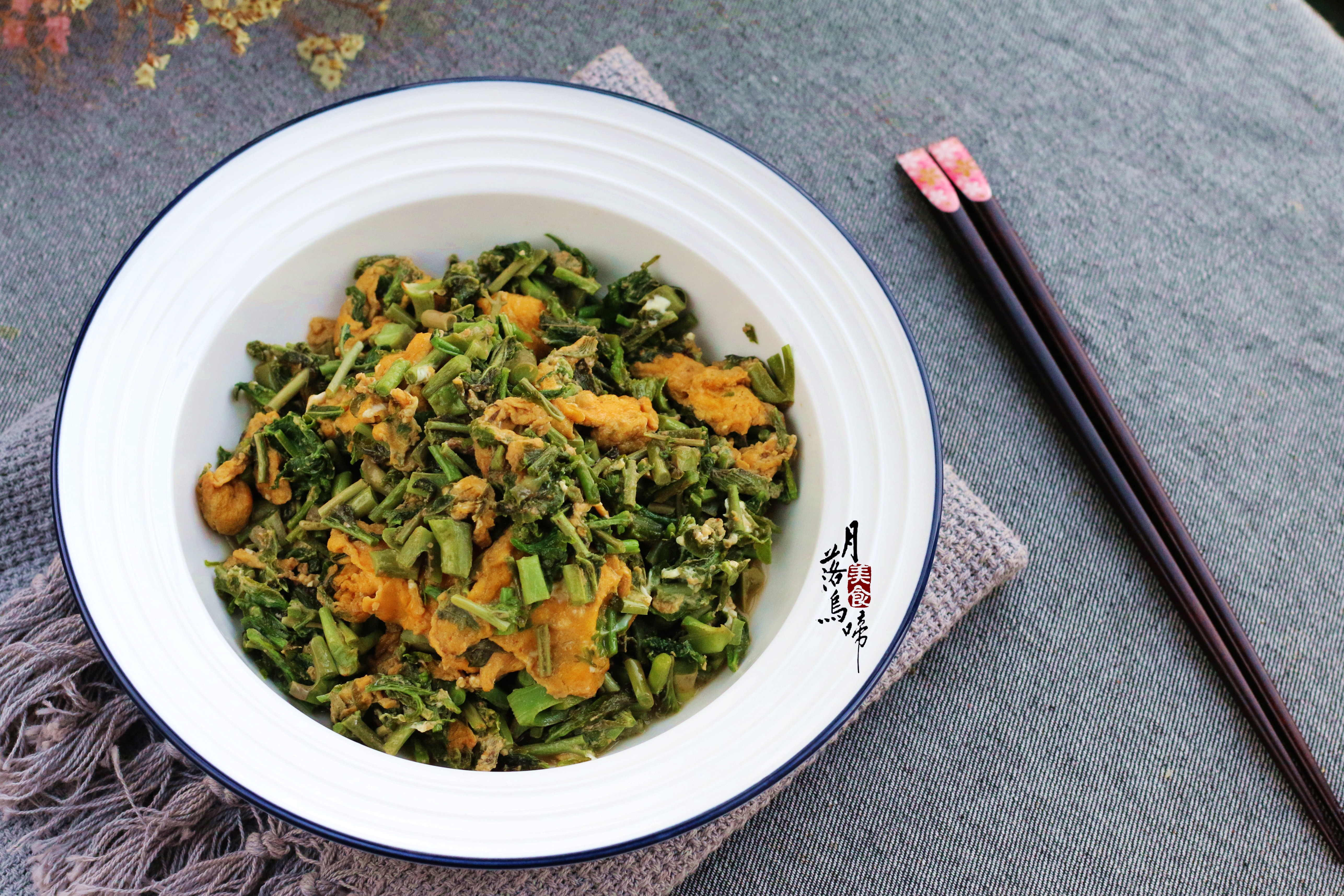 香椿炒鸡蛋香椿用不用炒一下,香椿和什么炒好吃呢