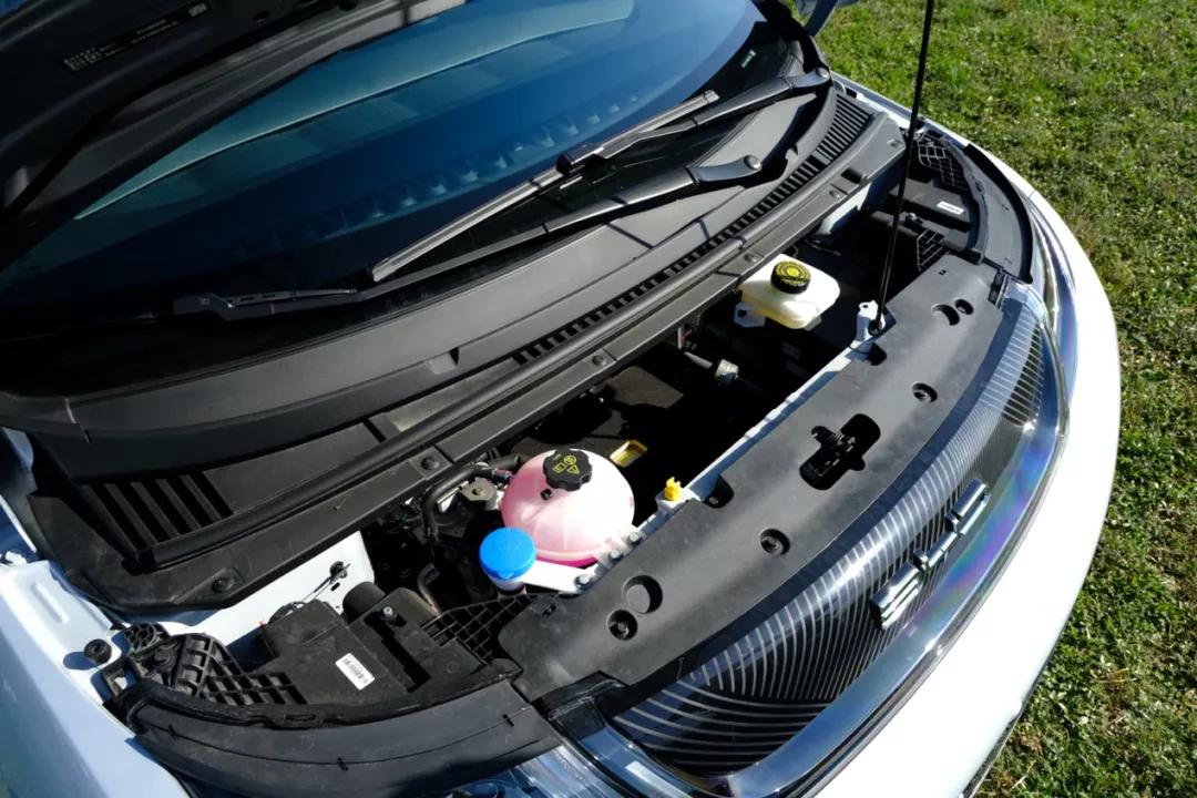 比亚迪新海豚静态体验,比亚迪海豚提升驾乘舒适