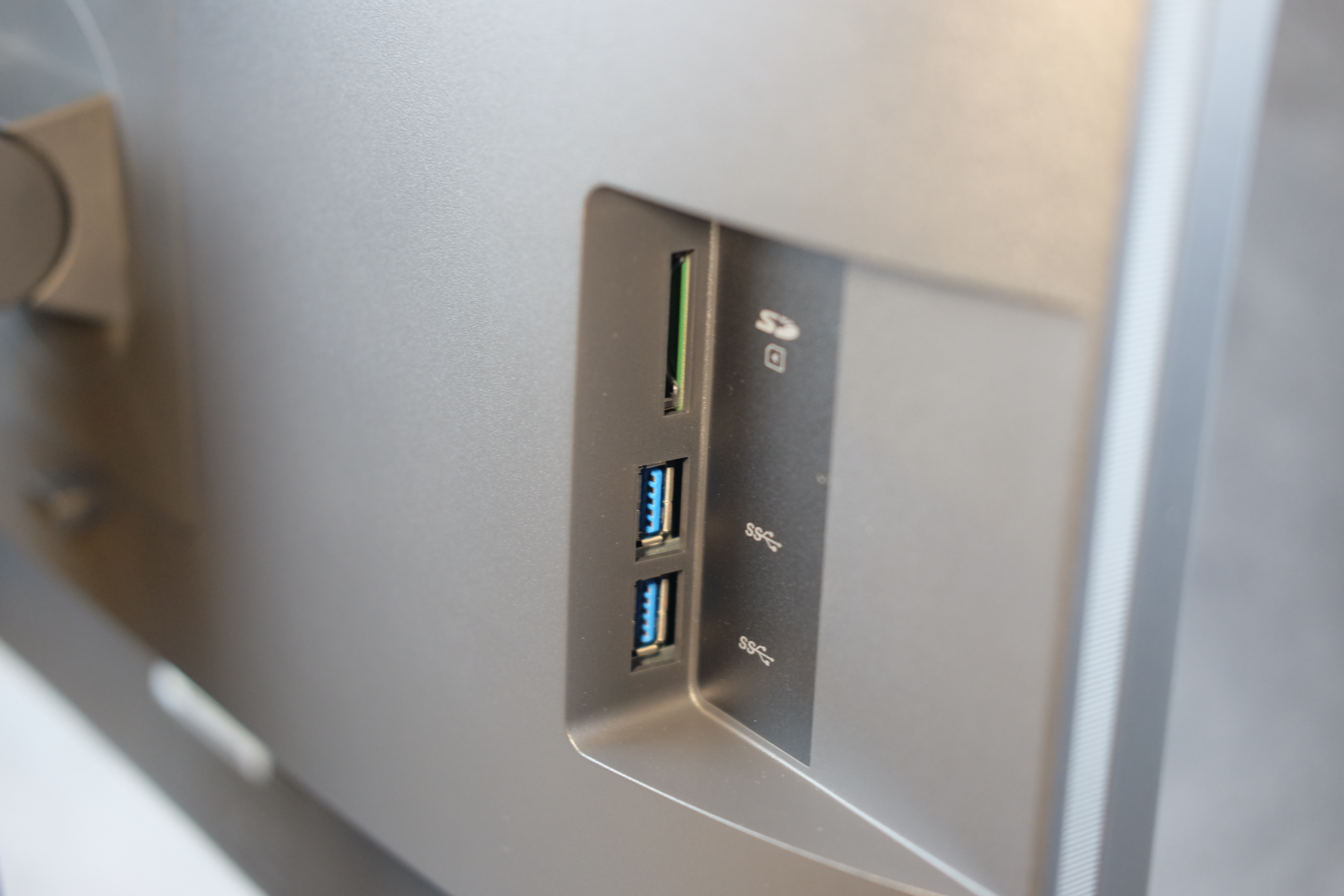 明基SW240专业显示器,明基sw240专业摄影绘图色准显示器