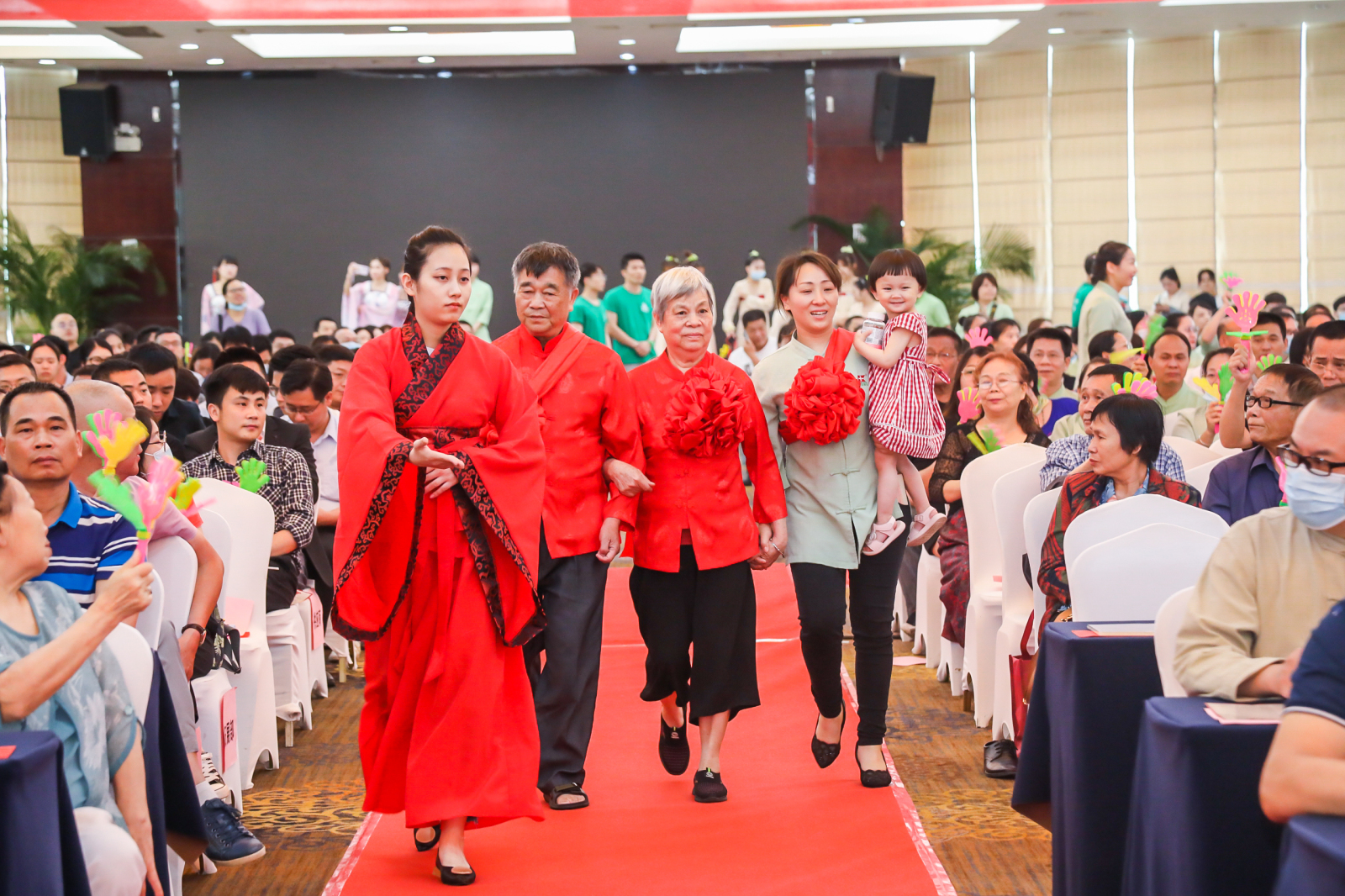 康全药业现状,2018年康美药业工作总结表彰年会