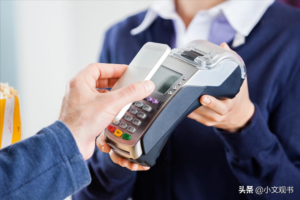 越穷人越喜欢这三件事情,越富越小气越穷越大方是什么原因