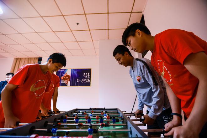 比肩梅罗的中国球员,比肩梅西的中国球员