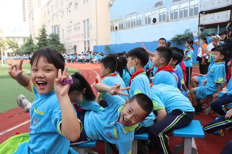 百花小学2023运动会,百花小学足球比赛视频