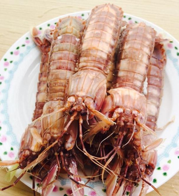 皮皮虾壳上的小孔,快速找到拉链剥皮皮虾视频