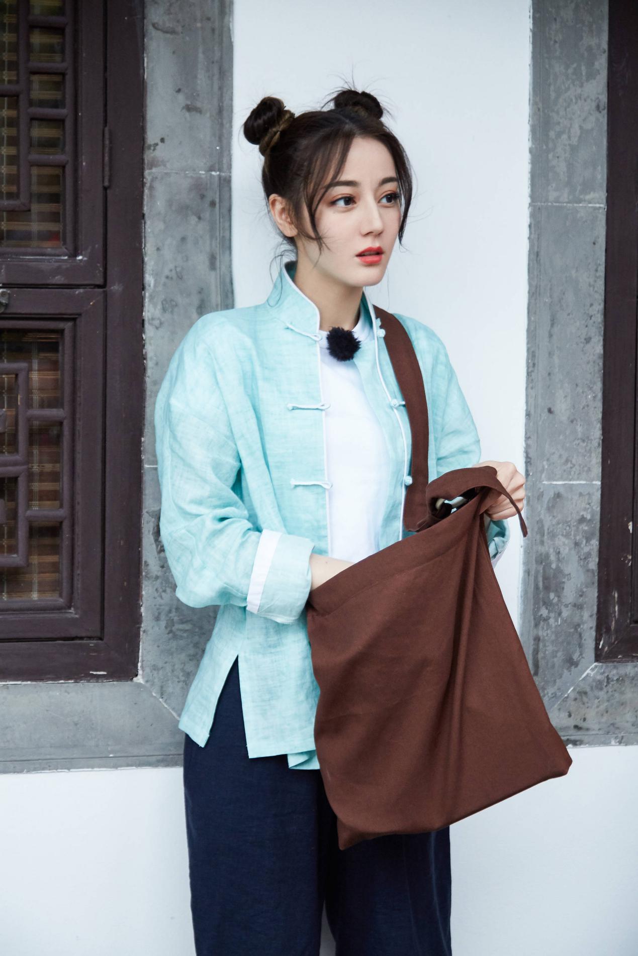 可爱显脸小披发发型,显脸小披发发型女2020流行发型