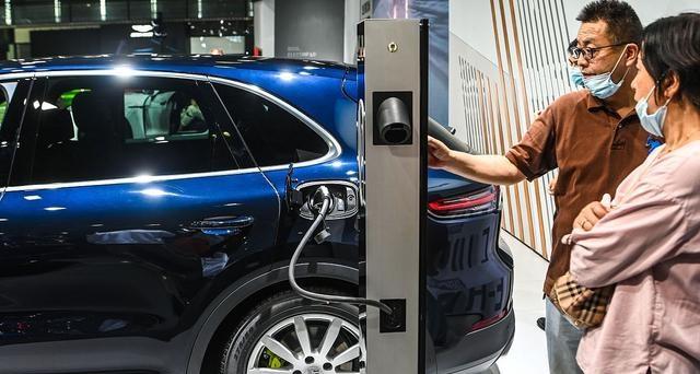 芯片突围的榜样，国产电池“4大天王”，垄断全球43%的市场