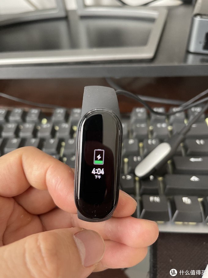 小米手环和applewatch哪个比较准,小米手环6对比小米手环5