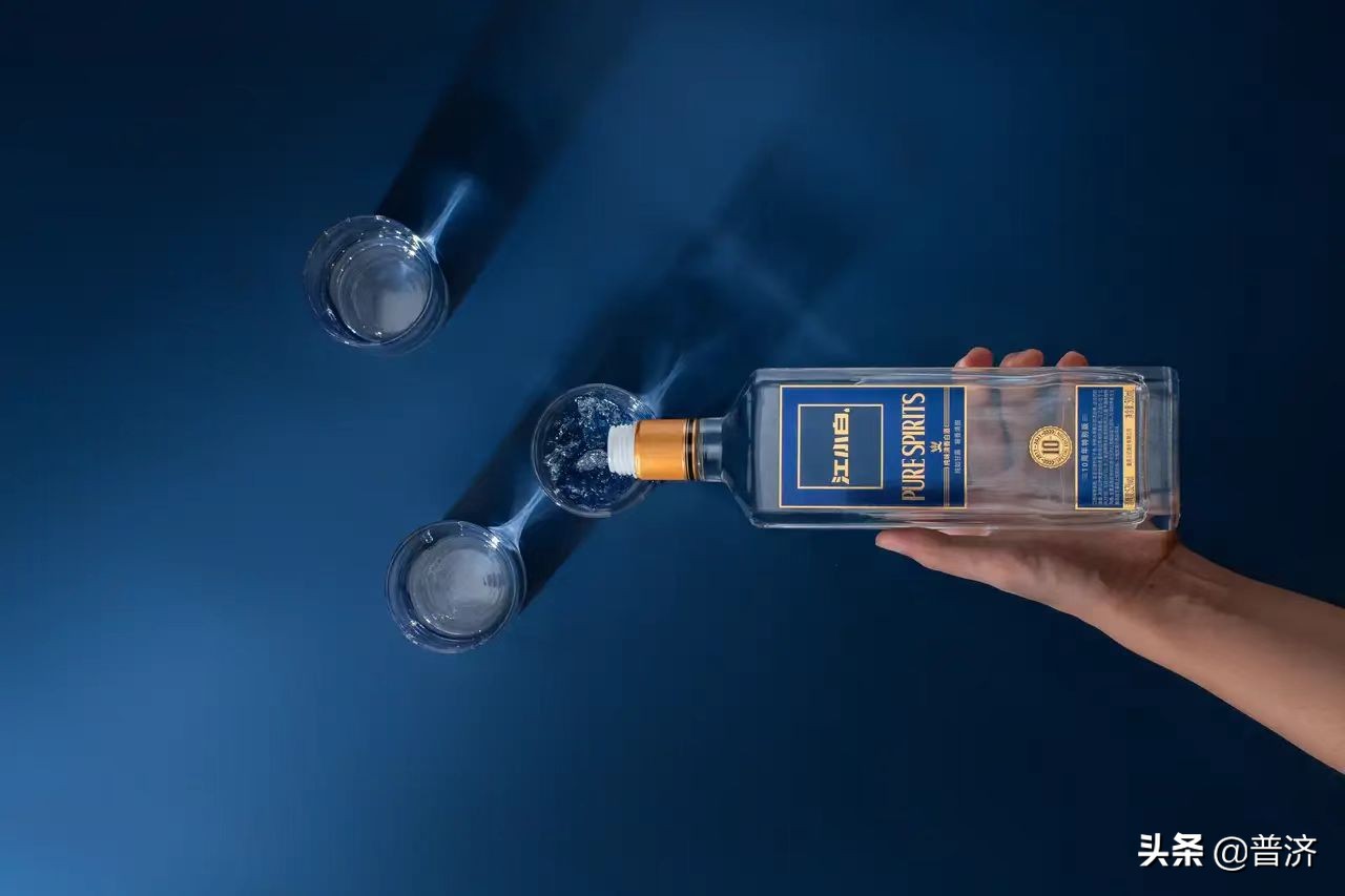 第三代江小白好喝了吗？口粮酒群里品鉴52度金盖江小白引发的争论