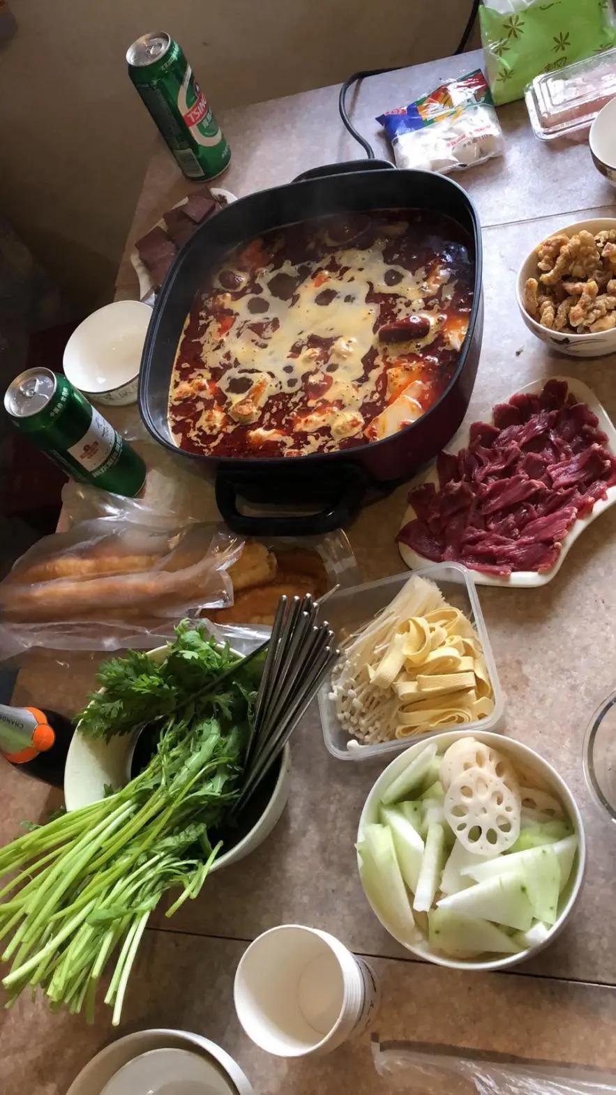 吃是除性以外最爽的事了！心理专家：美食最能表达爱意