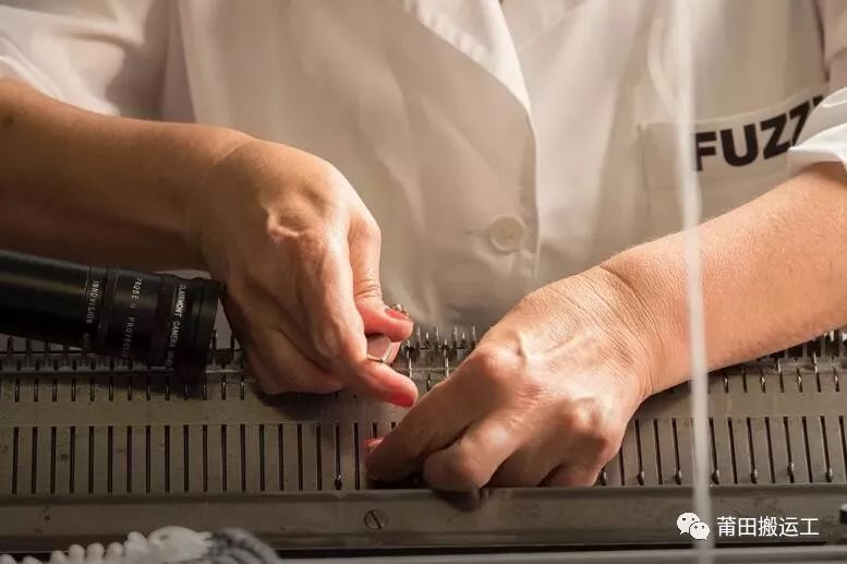 迷彩加拿大鹅多少钱一件,真正的加拿大鹅怎么样