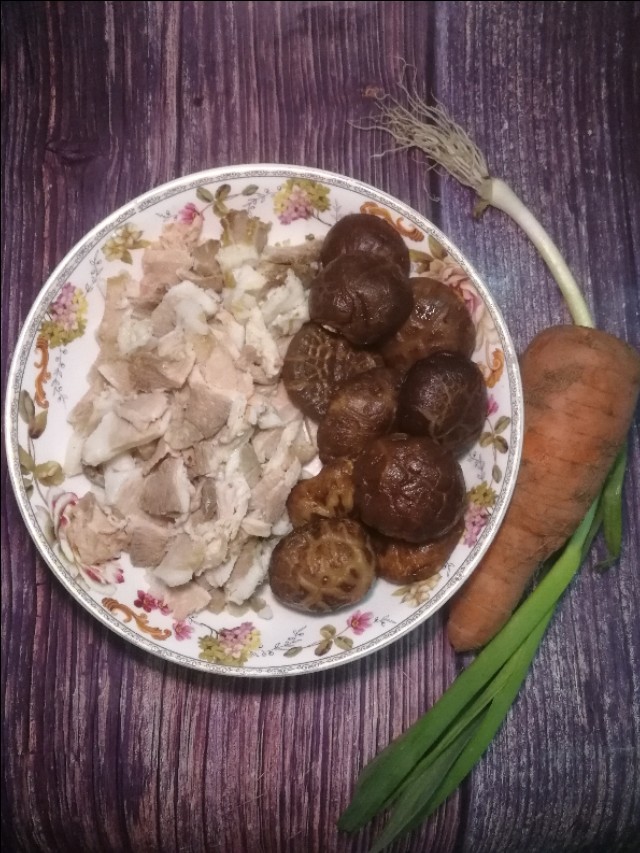 禁海了没有鲜海虾怎么办？瑶柱虾米也能柯出一锅好饭，味更咸香