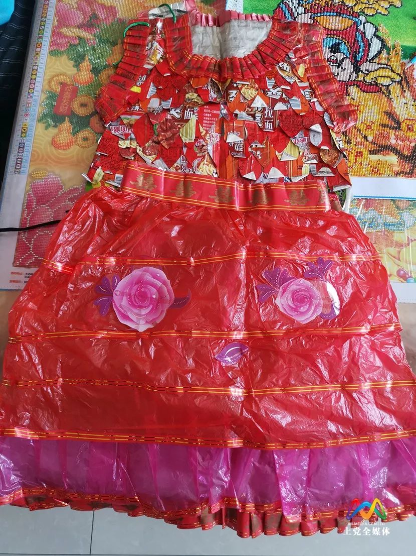 变废为宝！上*党**区王彩琴用一把剪刀化平凡为艺术