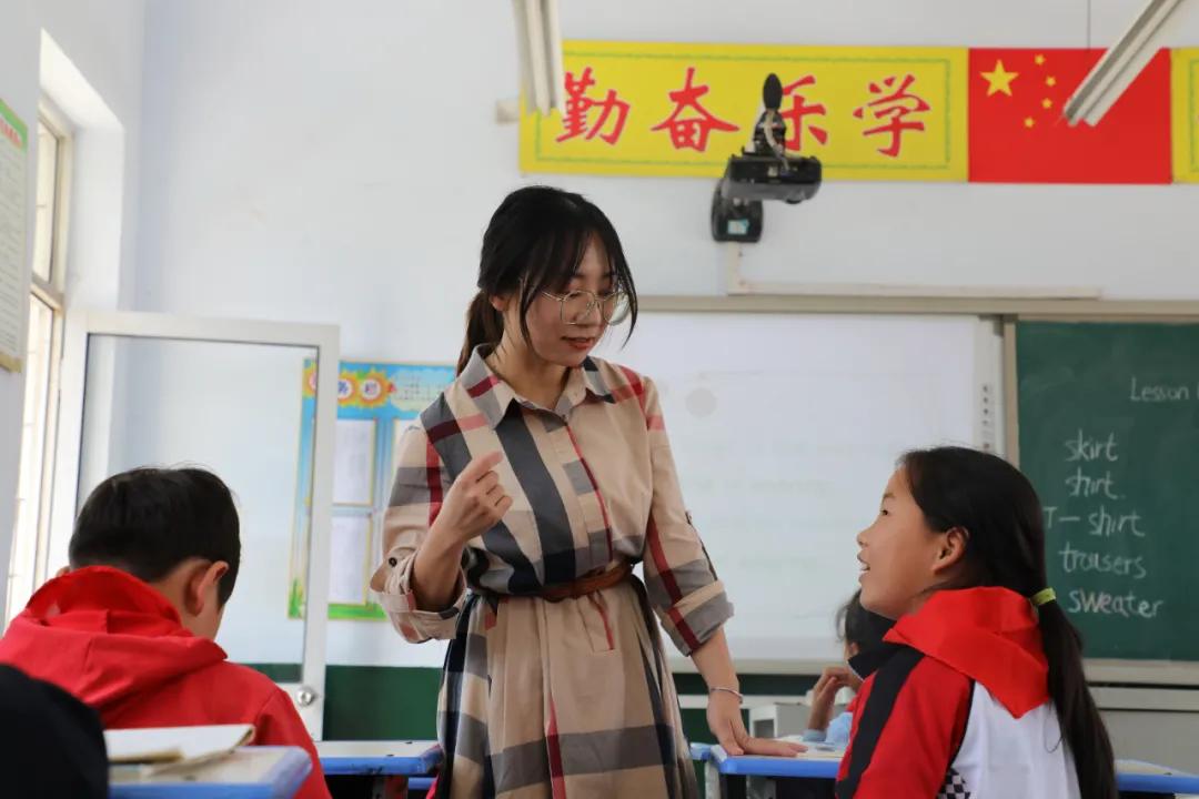 河北女孩儿意大利留学归来却到偏远山区教音乐，她把那里称作“世外桃源”