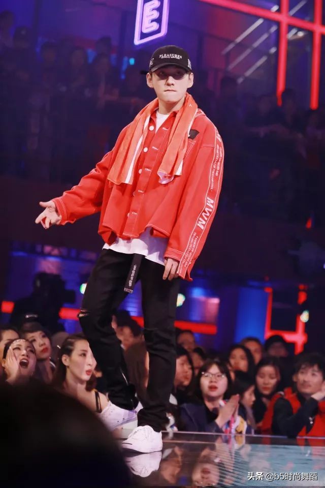 韩宇这就是街舞冠军视频,韩宇街舞大赛冠军的表演