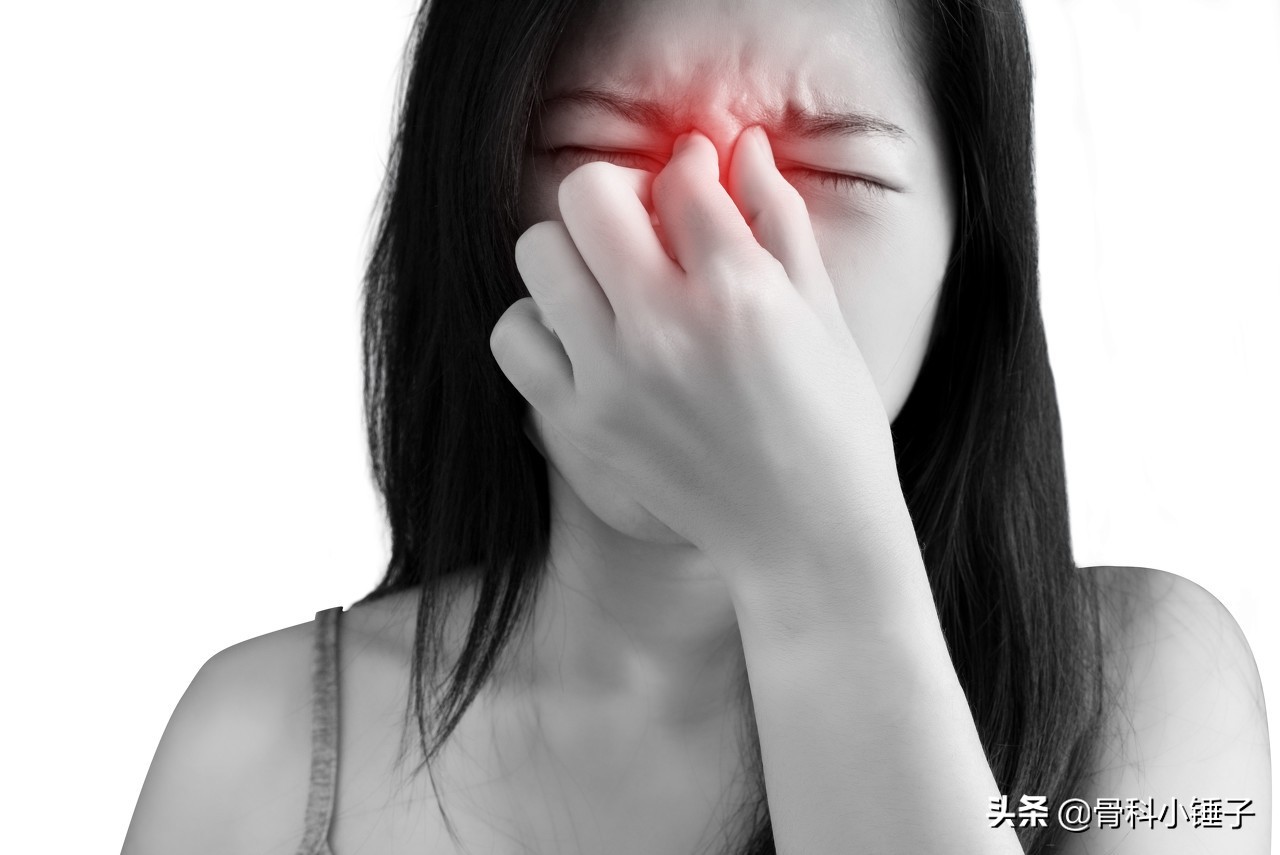 鼻塞性鼻炎症状及治疗,出现鼻塞该如何解决
