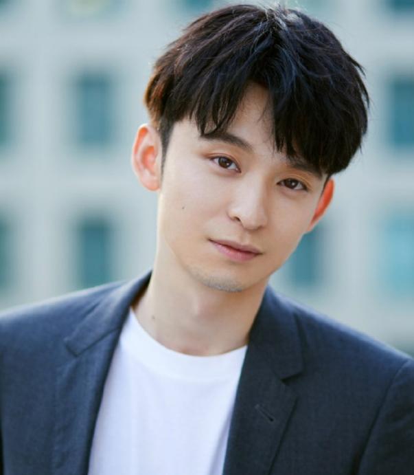 “爱江山更爱美人”，这4位男星英年早婚为人父，堪称娱乐圈清流