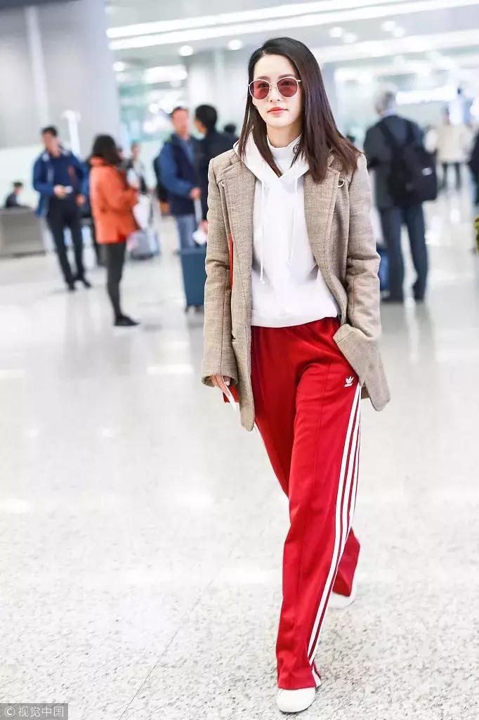 过年真的只要穿红色就是最好看的,春节必须有红色单品