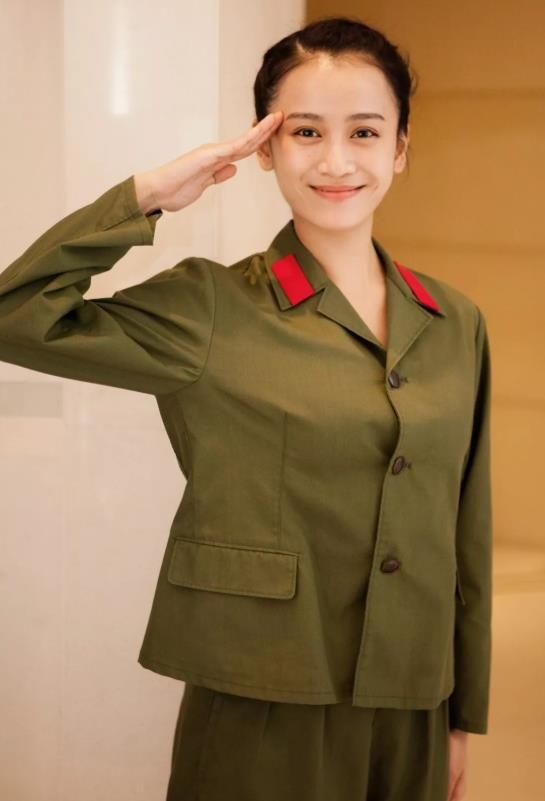 郑恺苗苗疑是喜当爸爸妈妈,郑恺苗苗晒照庆祝结婚一周年