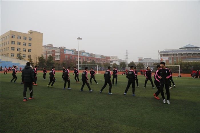 闃滈槼闈掑皯骞磋冻鐞冭仈璧涘崄涔濅腑,缁胯尩杩芥ⅵ鏍″洯瓒崇悆鑱旇禌