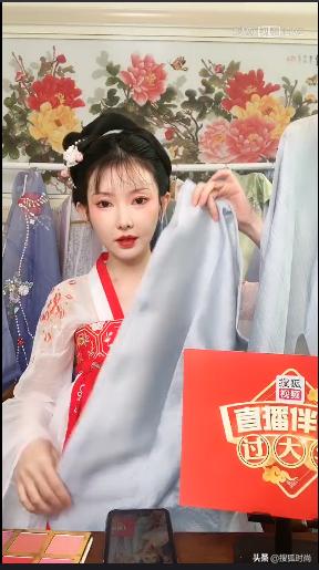 曾穿着汉服打卡过19个国家的古风博主分享：如何穿汉服过中国年