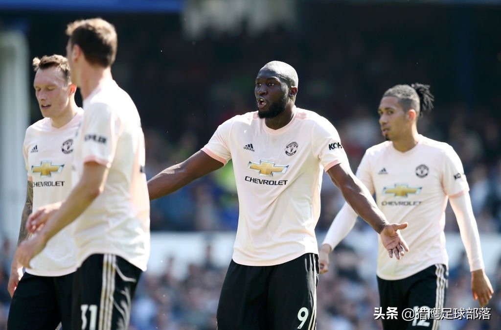 一场4-1血洗足球三大纪录,一场1-2让英超轰然倒下出局