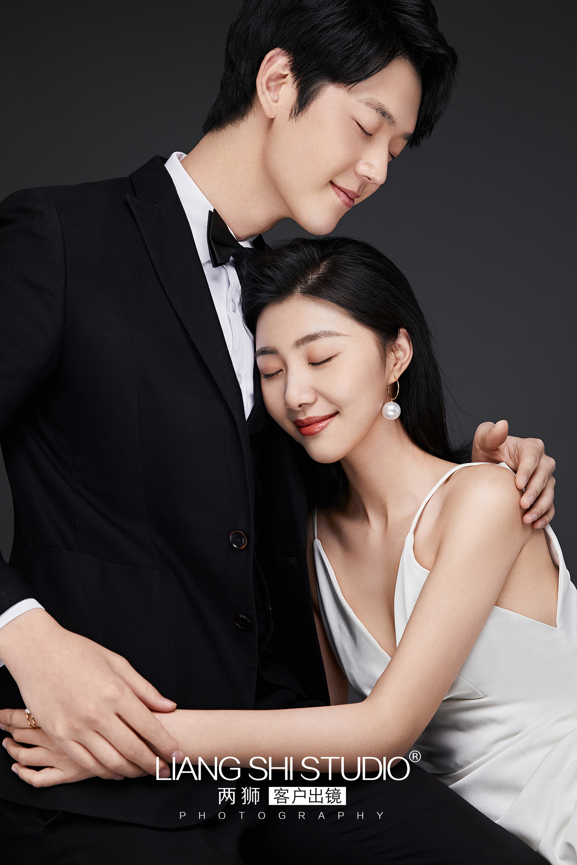 一家四口拍婚纱照风格今年最流行,结婚要拍的四种婚纱照风格