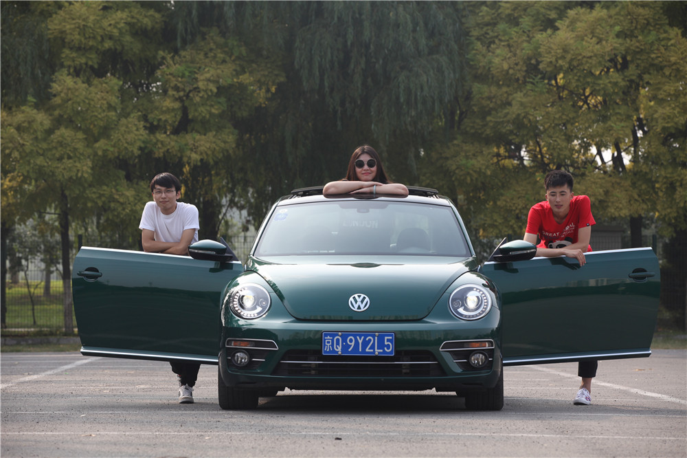 绿色甲壳虫车子视频,试驾最后一代甲壳虫