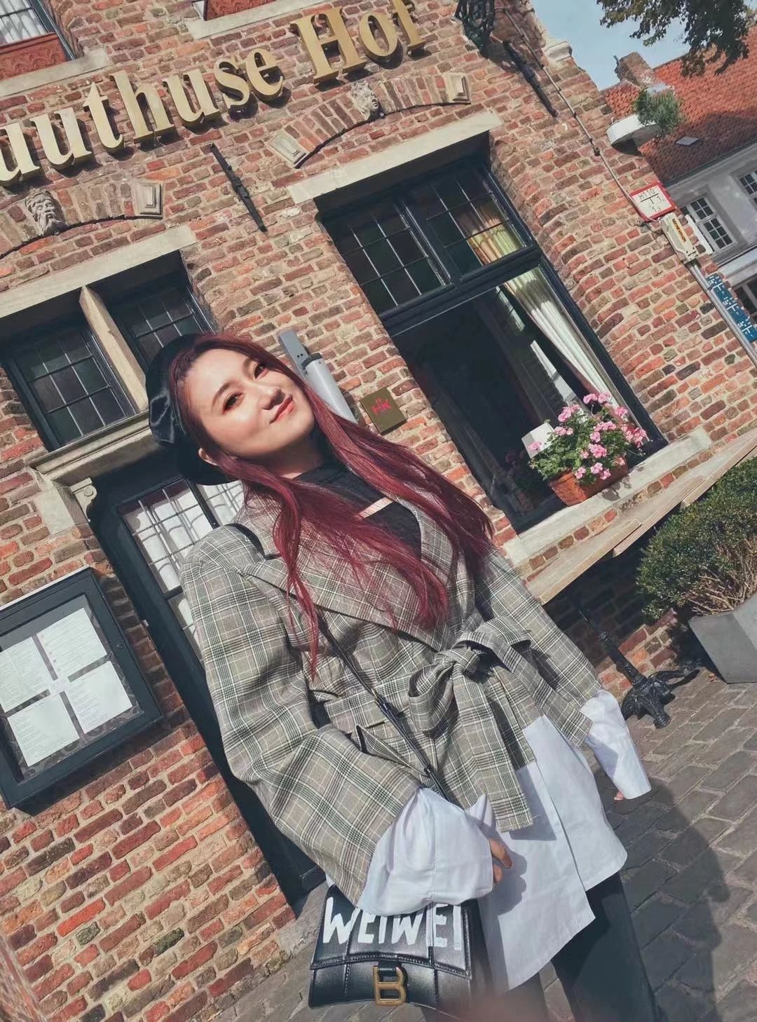 时装编辑过年也在暗自较劲，赢的人全靠一只包？