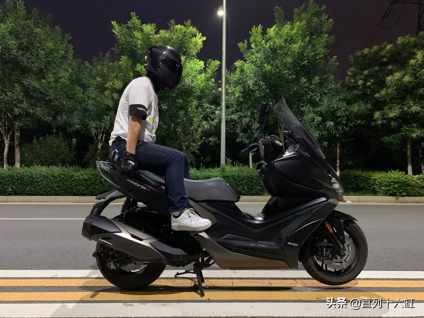 光阳进口赛艇s400国外测试,光阳xcitings400长途表现