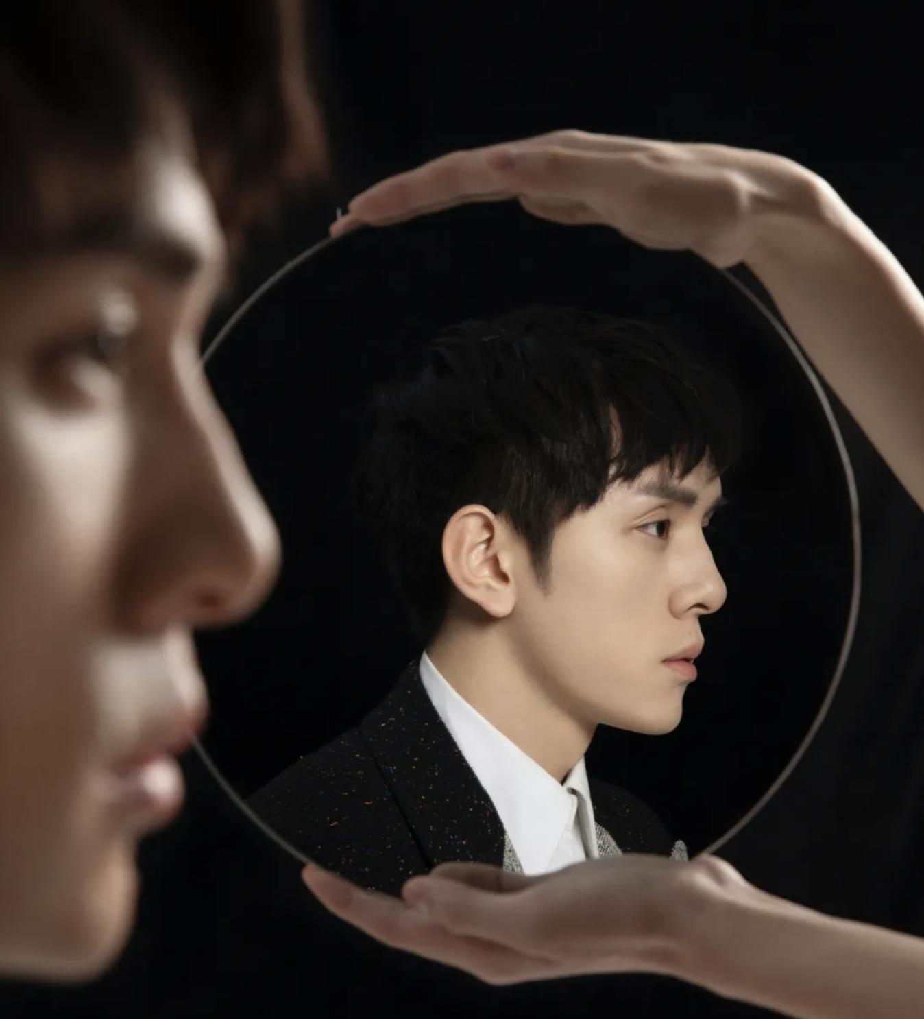 湖南小伙赚8000个亿,男子卖口红赚千万