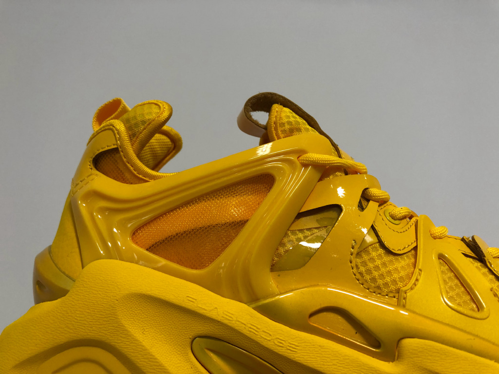 安踏三款时装鞋上市！外形夸张，最高999元，高端款你买账么？