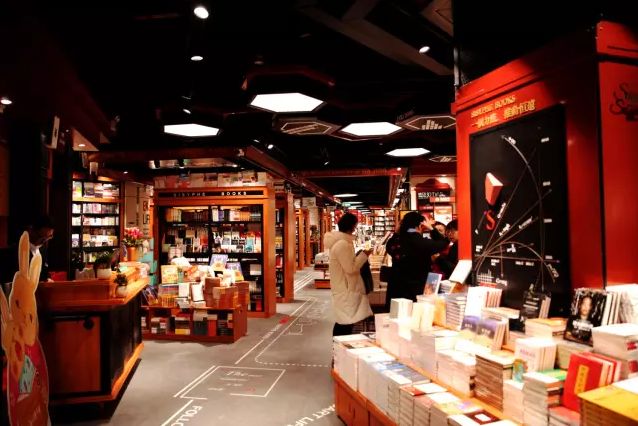 实体书店多元业态的文化购物中心,让实体书店更有生命力