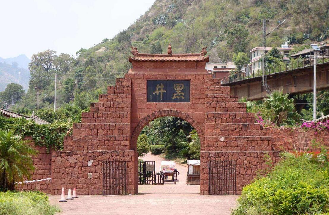 云南必去十大古镇景点推荐一下,云南必去的十大古镇景点推荐一下