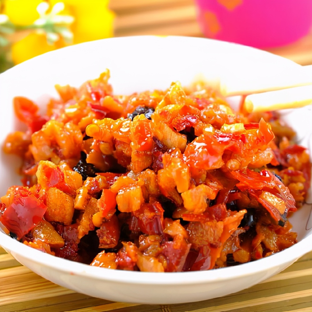 第一时间就是吃一碗广西特点米粉,湖南米粉最正宗的吃法