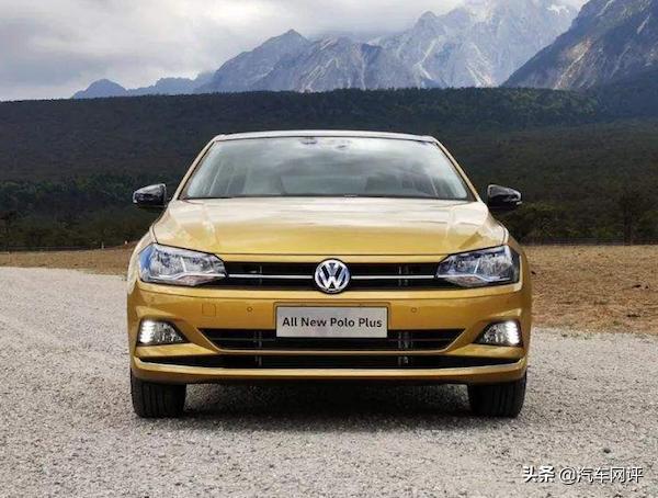 大众polo跟桑塔纳对比哪个好,大众poloplus对比飞度
