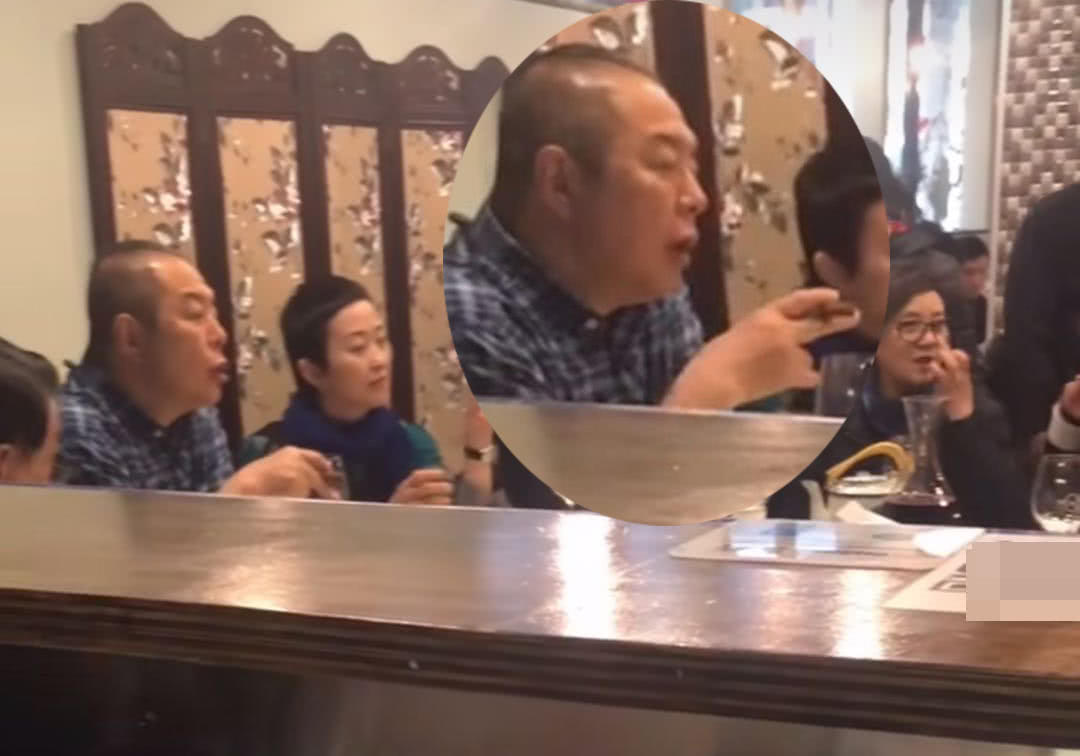 寮犻搧鏋椾笌8涓コ鏈嬪弸杩戠収,寮犻搧鏋楁渶婕備寒濂冲弸