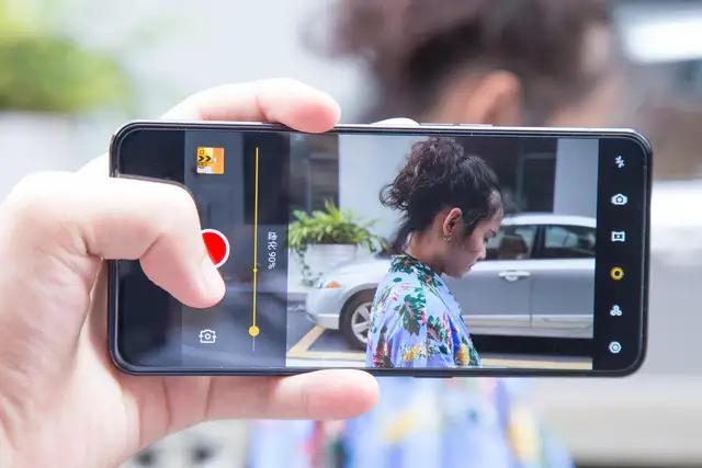 OPPOReno2即录App上手体验：让视频剪辑变得简单